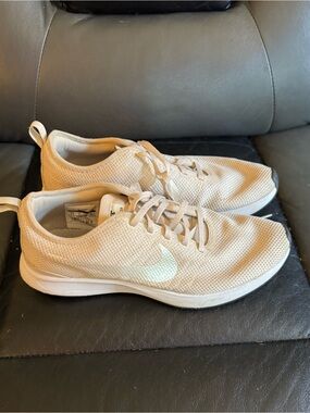 Nike Women’s Dualtone Racer Shoes
